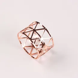 6/10pcs Rose Gold Metal Geometric Hollow Napkin Rings Serviette Holder for Wedding Party Hotel Banquet Dining Room Table Decor