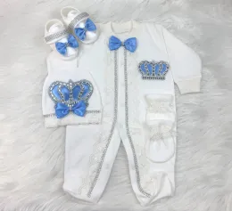 Dollbling Boy Baby Set Ubranie Spersonalizowany strój Niestandardowe ubrania dziecięce wiosenne kąt skrzydeł koronkowy haft 4PCS Layette