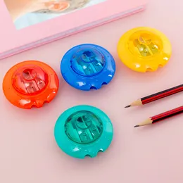 Haile New New Cute Double Hole Pencil Sharpener 다기능 색 연필 학교 사무용 공급 창조적 편지지 어린이 선물