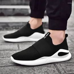 Scarpe casual uomini 2024 Slip on maschile vulcanizzano tessuto netto solido autunno traspirante con sneaker versatili all'aperto