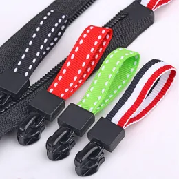 23 Farbe 10pcs 5# Weave Seil Reißverschluss Pull End Fit Seilschild Ersatzschnalle Fixer Zip -Kordbeutel Koffer Zelt Rucksack Reißverschluss