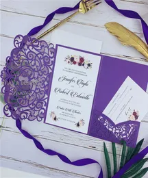 Shimmery Purple Laser Cut Pocket Wedding Invitation Suites Anpassningsbara inbjudningar med svarskort och kuvert 7714421