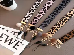 2019 Neues Leopardendruck Tide Female Lanyard abnehmbar Twoinone Universal Mobiltelefon Hanges Hals Long Seil mit fünf Styles5526493