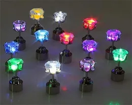 LED GADGET EARING女性男性ファッションジュエリーライトアップクラウンクリスタルドロップイヤリング小売パッケージ9795031