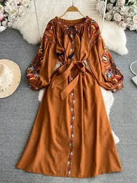 Mulheres da primavera vestido de outono de outono vintage estilo étnico lanterna de manga longa bordada pescoço redondo linho de algodão Aline D4930 240319