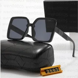 Prostokąta okulary przeciwsłoneczne luksusowe okulary przeciwsłoneczne mężczyzna man unisex designerka goggle plażowa okulary przeciwsłoneczne czterdzieści lepsze radykalne okazja z pudełkiem