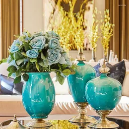 Vaser vas dekoration vardagsrum blommor arrangemang keramisk ingång skåp matbord TV hem