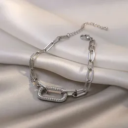 Minimalistyczny design w stylu metalowym z geometryczną diamentową inkrustą, spersonalizowaną modną modną temperamentem celebrytów, bransoletka z wersji koreańskiej