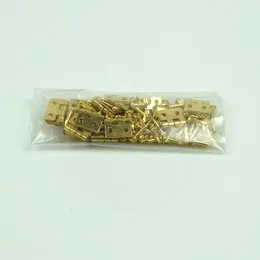 20 pezzi Mini cerniera dorata in metallo 10x8 mm con viti da 80 pc per 1/12 mobili in miniatura mobili in ottone bambola per bambola.