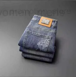 Jeans de jeans de jeans de qualidade europeia azul sazonal 3d jeans masculino estampado, versátil elástico esbelto pequena calça de perna reta 57by rh0b