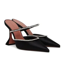 Top ładny amina muaddi gilda sandały buty kobiety muły mule krystalicznie wyciągnięte skórzane muły Martini Heels sukienka impreza idealna dama spaceruj nowa