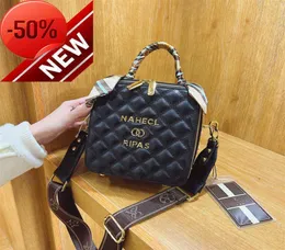 Store Has 80 Off Whole Lingge Embroidered Thread Bag Women039s 2023 New Super Fire Handbag Celebrity Xiaoxiangfeng Single 2891901