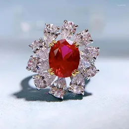 Pierścienie klastra 925 Silver Red Treasure 8 10 DENIER PIERŚCIEŃ Luksusowy zestaw surround w stylu vintage hurtowy
