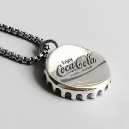 Modemärke Twist Coke Bottle Cap Pendant Män och kvinnor Personlighet Halsband Nisch Ins Style Punk Hip Hop Trend