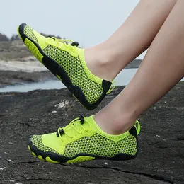 Scarpe per acqua di nuoto unisex uomini spiaggia scarpe acqua a piedi nutri