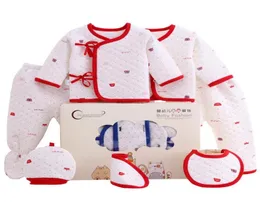 Presentes de algodão recém -nascido 21 Design Novo bebê espesso térmico roupa térmica Crianças roupas meninas infantil 7 peças ternos com presentes Caixa 0602273719396