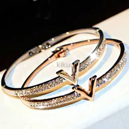 Bangle Juwang Trend Fashion Korea Simple micro Zircon Zircon Word Bracelets for Women Embament رائعة المجوهرات الفاخرة 24411