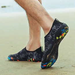 Duże rozmiary niebieskie szybkie trampki do sportów wodnych dla mężczyzn butów Aqua Buty na zewnątrz oddychane plażę Pływanie obuwia unisex