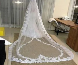 Vendita di veicoli da sposa immagine reale di lusso tre metri veli di pizzo di pizzo Cristalli di applique a due strati Brid3868638 a basso costo