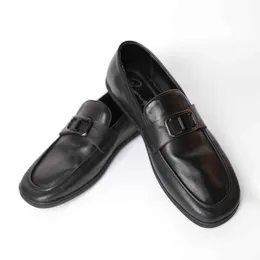 Casual skor mjukt läder mjuksolade lätta mäns loafers företag små fyrkantiga ena fårskinn andas andas