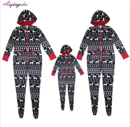 Family Christmas Pajamas Father and Son Matching Outfits Couple Christmas Pjs Deer Mother and Daughter Clothes Baby Rompers LJ20113276439