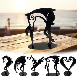 Handicraft Metal Horse Sculpture Art Vivid Flying Kissing Horse Gift For Men Home Desktop Bookshelf Modern Decoration