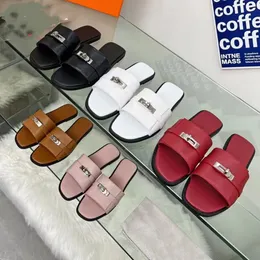 Kappy damskie Designer PRAWDZIWY Wzór skórzany Summer Flat Bottom Flip Flip Flops Luksusowy leniwy sandał otwarty palca oran klapki skórzane na zewnątrz plażowe sandały 41