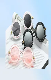 Wholel039eeugle par amour yuvarlak güneş gözlükleri kadınlar farklı moda güneş gözlükleri erkekler benzersiz marka tasarımcısı retro güneş cam6477245