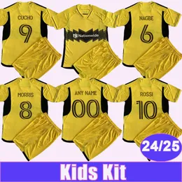 24 25 Columbus Morris Kid Kit Kit Soccer Maglie Nagbe Cucho Rossi Casa per bambini Shirt Calcio Cleastro Dispositivi