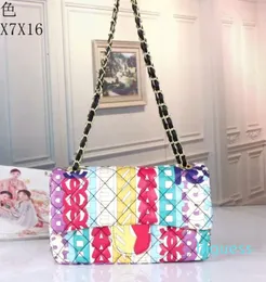 2024 Bolsas de luxo personalizadas de luxo de alta qualidade Corrente de couro de couro Cadeia de ouro Crossbody Sagro colorido Cadeia única Cadeia