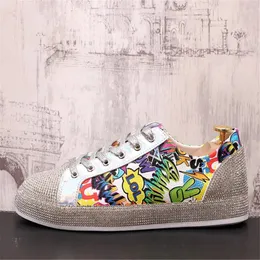 Scarpe casuali Stampa di moda coreana Rhinestone Men Flats Hip Hop Sneakers mocassini Chaussure Homme