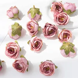 Dekorative Blumen 10pcs künstlich für Hochzeits Heimatkoration Weihnachten Handwerkskränze DIY Scrapbooking Candy Box Seidenrosen Brautzubehör