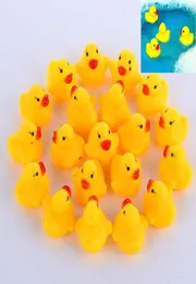100pcs/lote mini patos de borracha amarela Bath Bath Water Duck Toy Sons Kids Bath Duck Toy Swimming Swimming Beach Gifts9949836