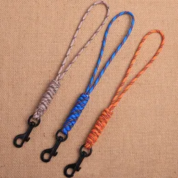 8 Styles Notfallüberlebens-Rucksack Selbstverteidiger Lanyard Rotatable Schnalle Key Ring Fallschirm Kabel Paracord Keychain