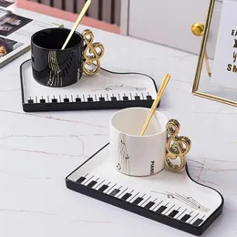 Muggar 200 ml europeisk keramisk kaffekoppsefat piano svartvitt nyckelmugg hem latte delikat frukostmjölk havregryn