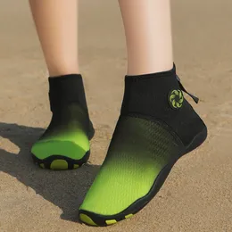 Unisex aqua skor kvinnor som simmar skor andningsbara strandvattenskor män snabbtorka vader skor surfar simning sandal
