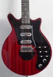 Custom1944 Guild BM01 Brian Mayıs İmzalı Kırmızı gitar Siyah Pickguard 3 Pikaplar Tremolo Köprüsü 24 FRETS Özel Çin Fabrikası Outl5209365