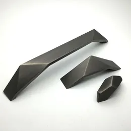 Nyligen designade zinkhål till hål 32mm till 192mm geometrisk linjelegeringsskåp Handle Black Silver Antik mässingslådor Knopp