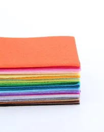 100 tessuti non tessuti in feltro in poliestere Colori misti misti per cucire tessuti per patchwork Decorazione per la casa artigianale fai -da -te 1015 cm J10D5005812