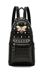 2019 Novo estilo de couro de mochila para garotas moda designer marca Rivet Bee Travel High Quality Backpack Sac a Dos F4501164