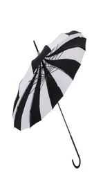 50pcs المظلة السوداء والأبيض خطوط طويلة مقابض bumbershoot pagoda الإبداعية المظلات الطازجة الطازجة المظلات المستقيمة قضيب عازم هاند 1990509