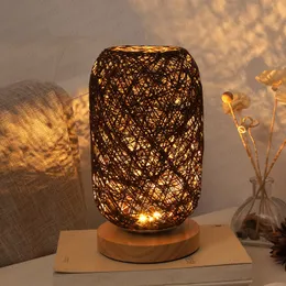 Base in legno Rattan Twine Ball Luci da tavolo Lampada per casa Decorazioni per la casa Camera da letto Destinata Lampada Night Light USB e Tappo UE