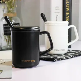 Becher Schwarz-Weiß-Keramik-Tasse Nordic Style Mac mit Löffel Einfacher Paar Büro Kaffee Haus