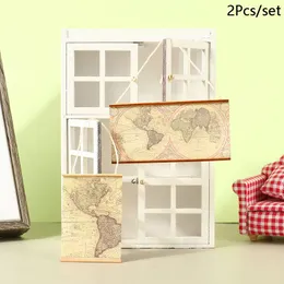 2pcs/set 1:12 Dollhouse miniaturowy mapa świata wisząca obraz sceny rzemieślnicze ozdoby