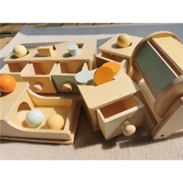 Pastell trä montessori leksaker objekt permanence lådan med bricka bollar mynt former snurrar trumma för barn