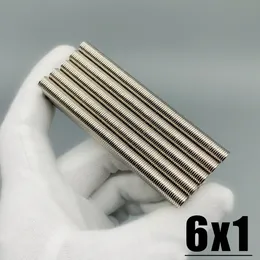 20-1000pcs 6x1 6x2mm NDFEB N35 Super Strong Strong Magnets 6x2 شكل جولة المغناطيس الصناعي دائم لقطع غيار الأجهزة