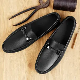 Sapatos casuais, genuíno de couro italiano, cocôs de vestido de vestido de vestido de gestão masculina, dirigindo o deslizamento de todas as partidas em Oxford Adulto