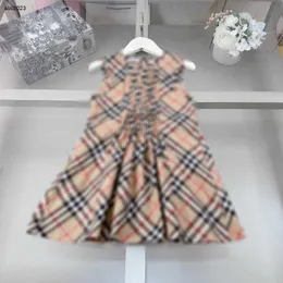 Классика Girls Partydress Складка линейки дизайн детской юбки Размер 100-160 см детской дизайнерской одежды, рукавочный дизайн, принцесса платье 24 апреля