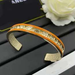 Braccialetti designer Womens Braccialetti aperto braccialetti in acciaio inossidabile Gioielli Crystal Crystal Bracelets 18K braccialetti oro di lusso Gift di gioielleria per matrimoni