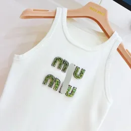 Kadın yelek tasarımcısı gömlek moda miu kadınlar yelek seksi yular tee parti moda mahsul üst lüks işlemeli tişört bahar yaz sırtsız e0l5 yelek